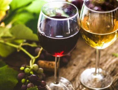 Καταργείται ο ΕΦΚ στο κρασί από 1η Ιανουαρίου - Στη Βουλή η τροπολογία